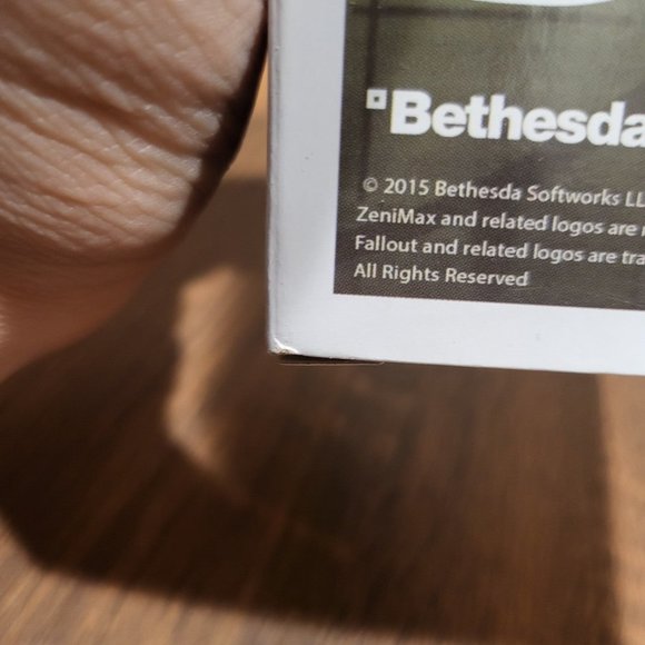 Fallout Vault Boy Glow in the Dark Hot Topic Exclusive Funko Pop - Picture 11 of 12